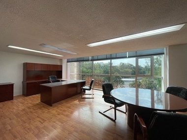 Oficina en Renta 400 mts. en Calz. Gral, M. Escobedo en Col. Anzures 1er Piso — fotografía 3